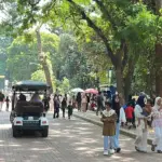 Libur Natal 2025: Taman Margasatwa Ragunan Dibanjiri Pengunjung Sejak Pagi