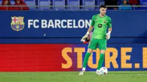 Derby Catalan Memanas: Espanyol Antisipasi Serangan Suporter ke Kiper Barcelona, Joan Garcia