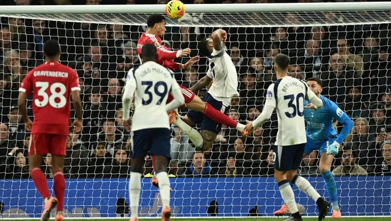 Liverpool Raih Tiga Poin Dramatis di London Utara Usai Kalahkan Tottenham 2-1 Liverpool Raih Tiga Poin Dramatis di London Utara Usai Kalahkan Tottenham 2-1