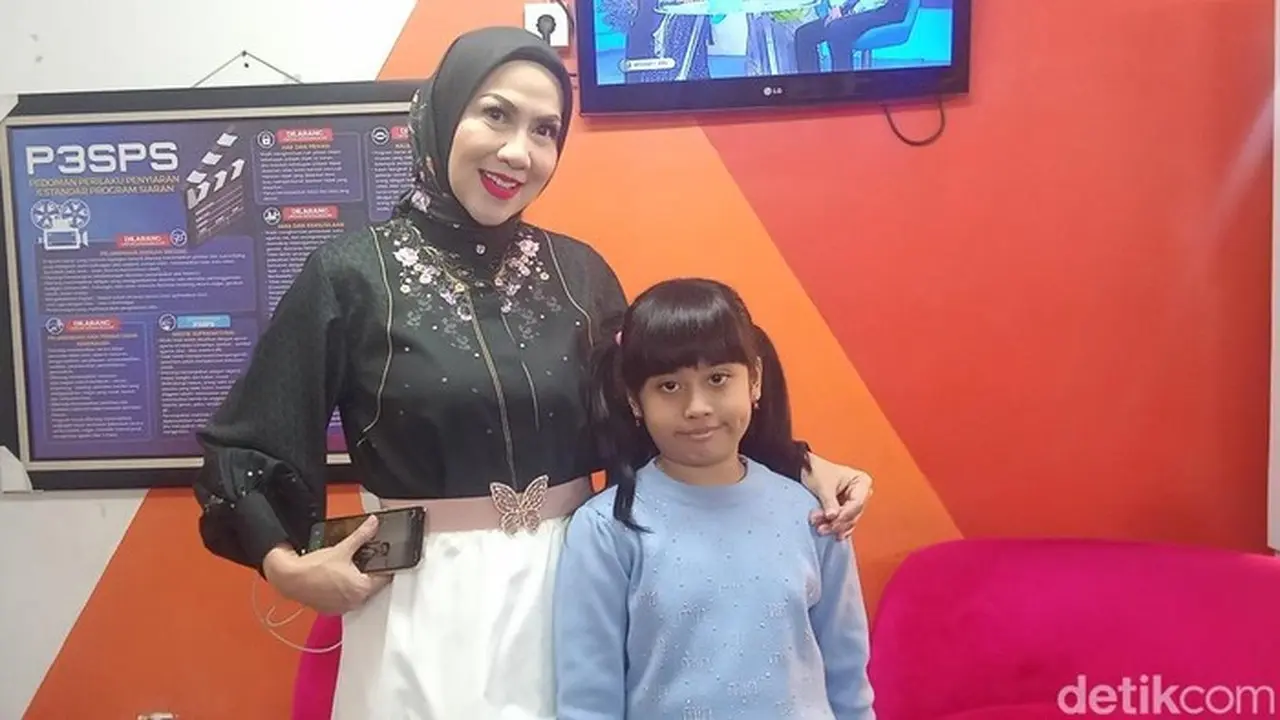Venna Melinda Terapkan Disiplin Ketat Demi Cita-cita Ganda Vania Athabina