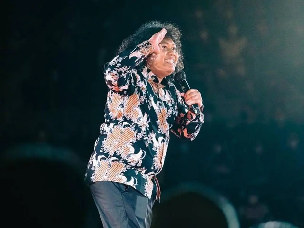 Marshel Widianto Ungkap Kenangan Natal: Bawa Pulang Pohon Bekas Properti Syuting Demi Merayakan Marshel Widianto Ungkap Kenangan Natal: Bawa Pulang Pohon Bekas Properti Syuting Demi Merayakan