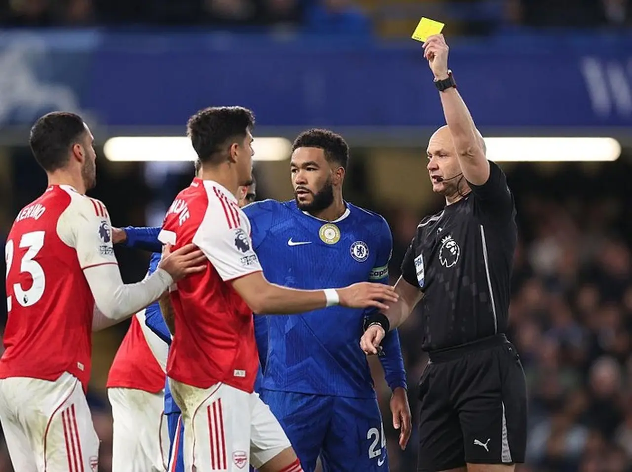 Arsenal Tampil Lebih Disiplin, Mikel Arteta Puji Perubahan Perilaku Pemain di Lapangan Arsenal Tampil Lebih Disiplin, Mikel Arteta Puji Perubahan Perilaku Pemain di Lapangan