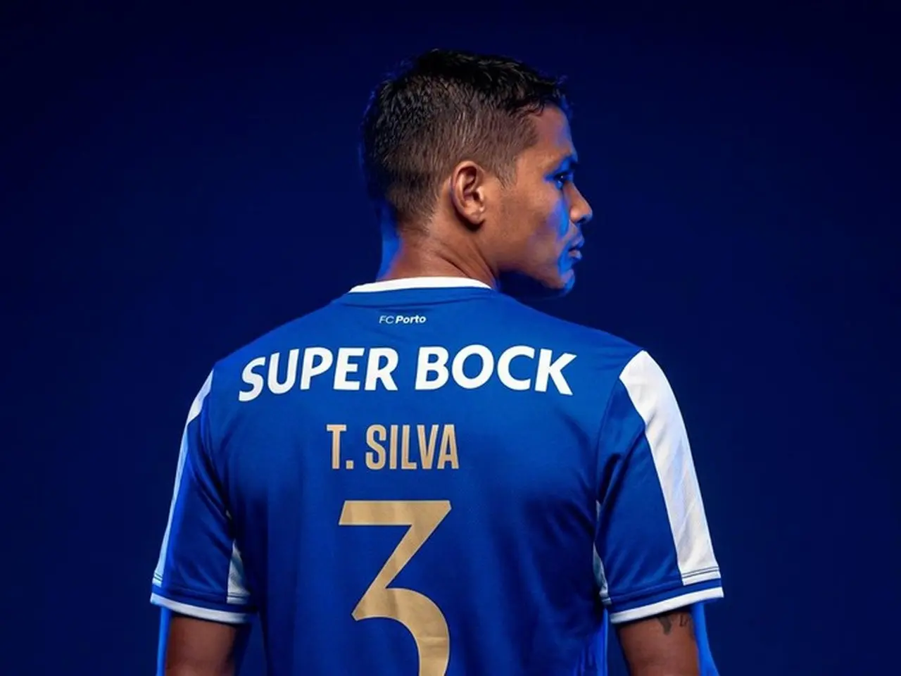 Thiago Silva Kembali ke Eropa, Resmi Gabung FC Porto dengan Kontrak Jangka Pendek Thiago Silva Kembali ke Eropa, Resmi Gabung FC Porto dengan Kontrak Jangka Pendek