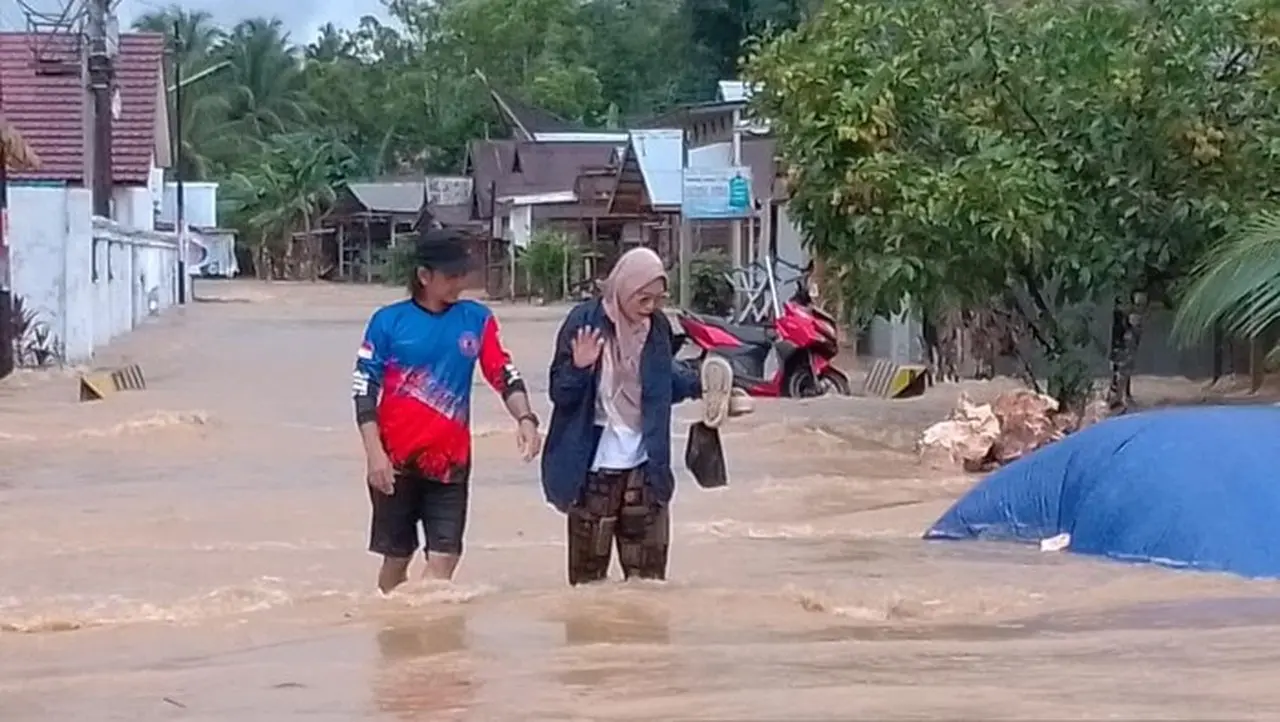 Banjir Bandang Terjang Delapan Desa di Kalsel, Ribuan Rumah dan KK Terdampak Banjir Bandang Terjang Delapan Desa di Kalsel, Ribuan Rumah dan KK Terdampak
