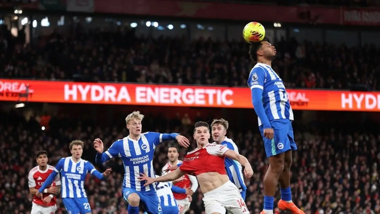 Arsenal Kembali ke Puncak Klasemen Liga Inggris Berkat Gol Bunuh Diri Lawan Arsenal Kembali ke Puncak Klasemen Liga Inggris Berkat Gol Bunuh Diri Lawan