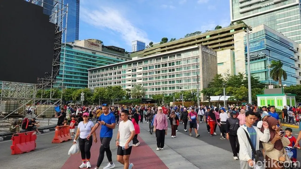 CFD Bundaran HI Terakhir 2025: Kesenian Tanjidor Meriahkan Pagi Warga Jakarta CFD Bundaran HI Terakhir 2025: Kesenian Tanjidor Meriahkan Pagi Warga Jakarta