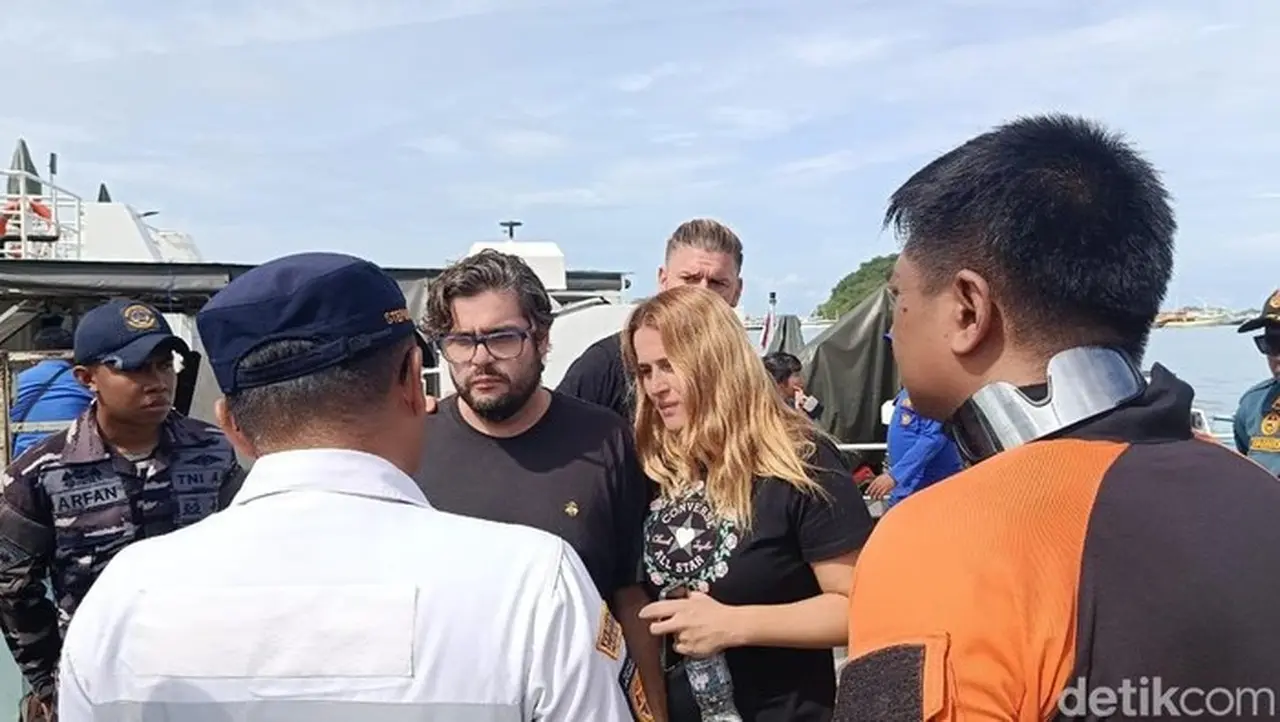 Kapal dan Penyelam Dikerahkan Cari Pelatih Valencia dan 3 Anak Hilang di Perairan Labuan Bajo Kapal dan Penyelam Dikerahkan Cari Pelatih Valencia dan 3 Anak Hilang di Perairan Labuan Bajo