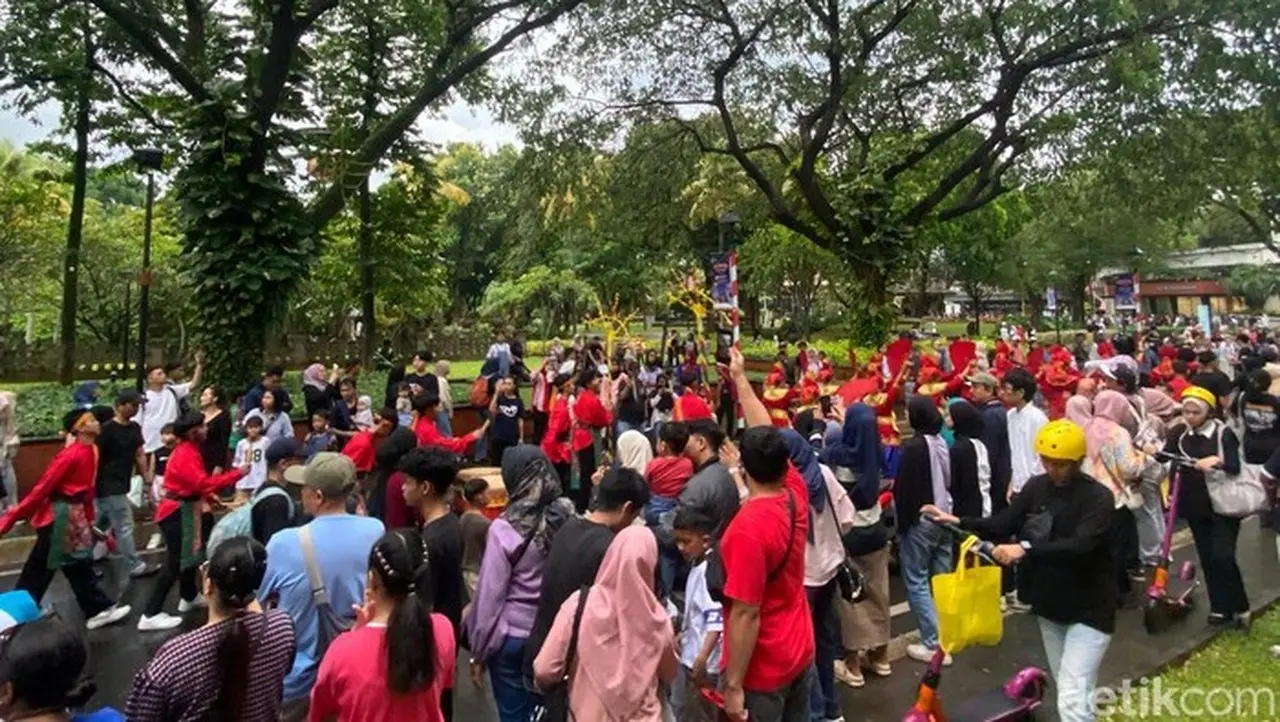 TMII Ganti Kembang Api dengan 1.000 Lilin untuk Aksi Kepedulian Korban Bencana