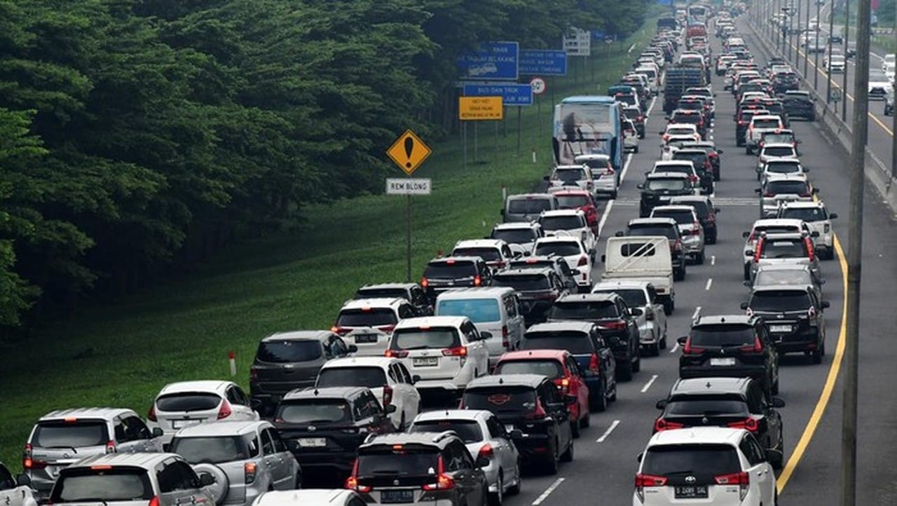 Jelang Nataru, Volume Kendaraan Tinggalkan Jakarta Naik 3,33% di Empat Ruas Tol Utama Jelang Nataru, Volume Kendaraan Tinggalkan Jakarta Naik 3,33% di Empat Ruas Tol Utama