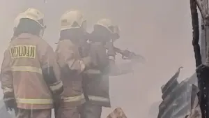 Papan Billboard Sarinah Terbakar Diduga Akibat Korsleting Listrik, Damkar Pastikan Nihil Korban