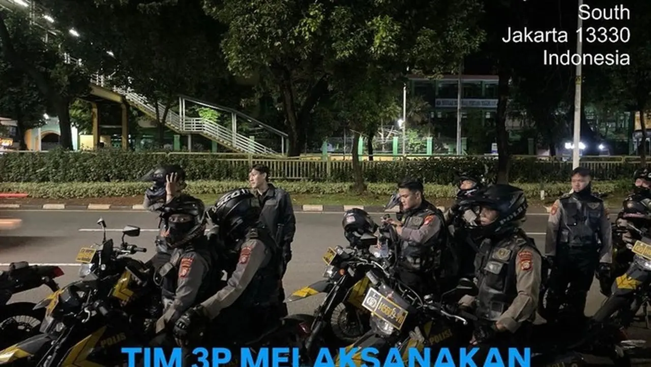 Polisi Gagalkan Tawuran Remaja di Jaktim, Sita Celurit dari Empat Pemuda Polisi Gagalkan Tawuran Remaja di Jaktim, Sita Celurit dari Empat Pemuda