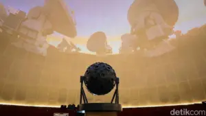 Antrean Panjang Planetarium Jakarta, Tiket Kini Dijual 50% Online dan 50% Offline