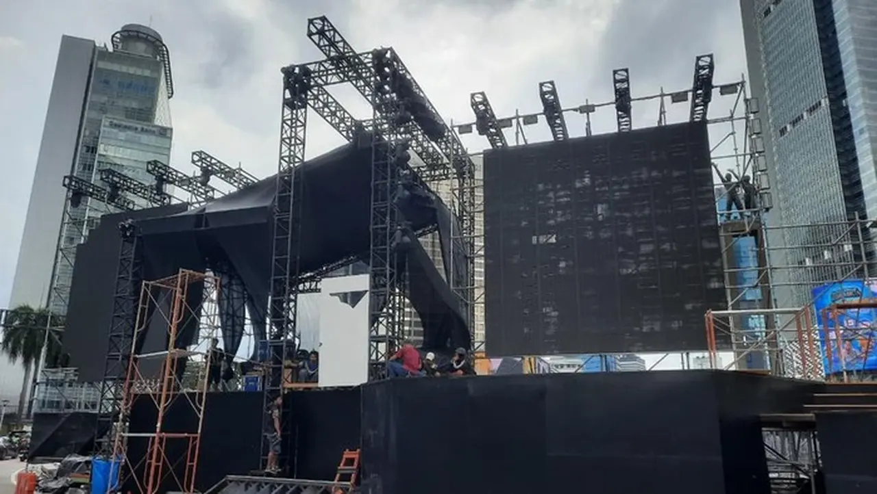 Panggung Tahun Baru 2026 di Bundaran HI Mulai Didirikan, Tanpa Kembang Api Diganti Video Mapping Panggung Tahun Baru 2026 di Bundaran HI Mulai Didirikan, Tanpa Kembang Api Diganti Video Mapping