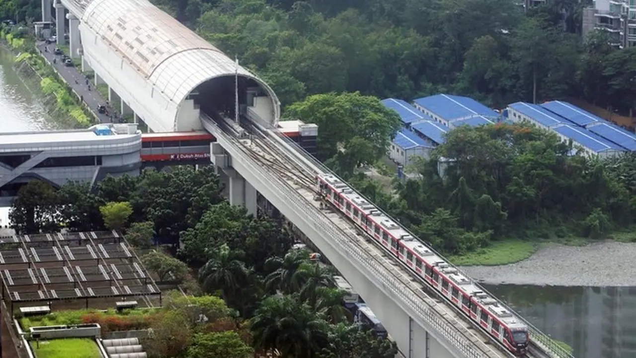 Warga Surabaya Sengaja ke Jakarta Demi Jajal MRT, Bandingkan dengan Singapura