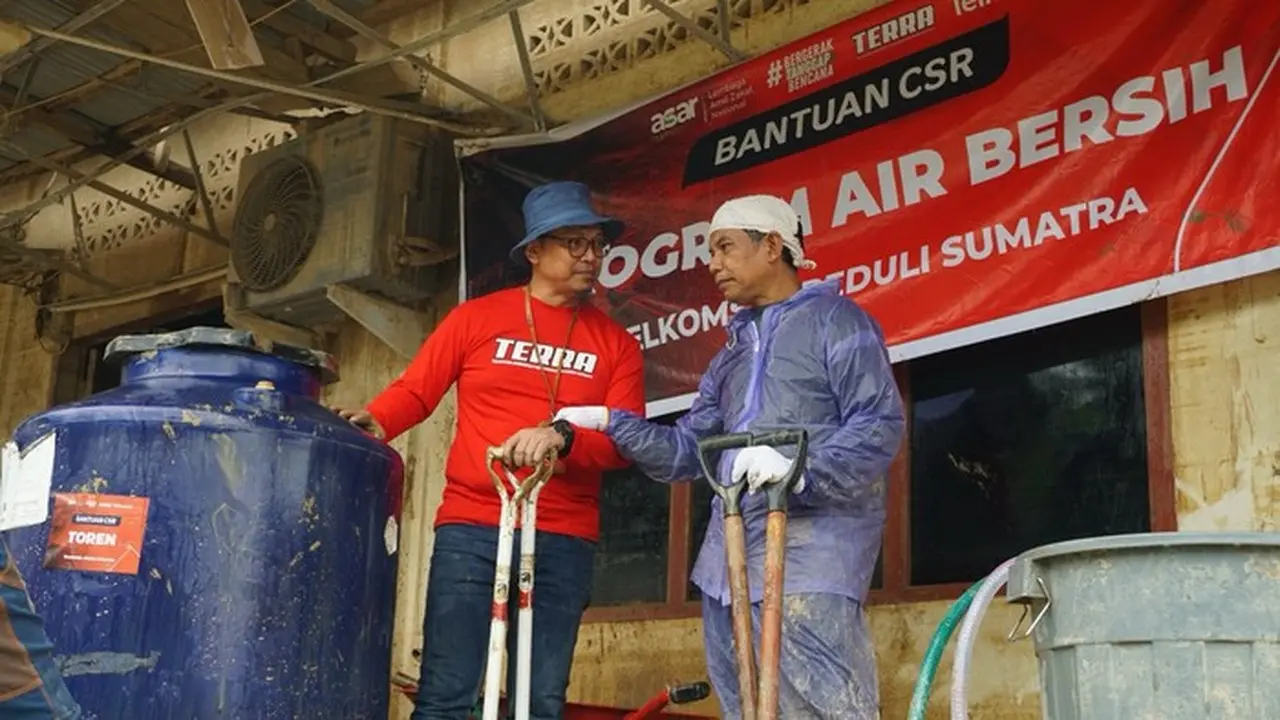 Telkomsel Salurkan Air Bersih dan Dapur Umum untuk Korban Bencana di Aceh Tamiang Telkomsel Salurkan Air Bersih dan Dapur Umum untuk Korban Bencana di Aceh Tamiang