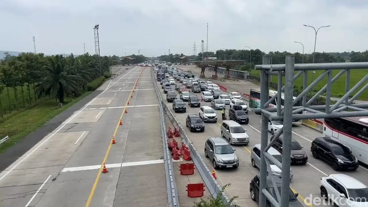 31 Ribu Kendaraan Lintasi Tol Cipali H-4 Natal, Arus Lalu Lintas Terpantau Lancar