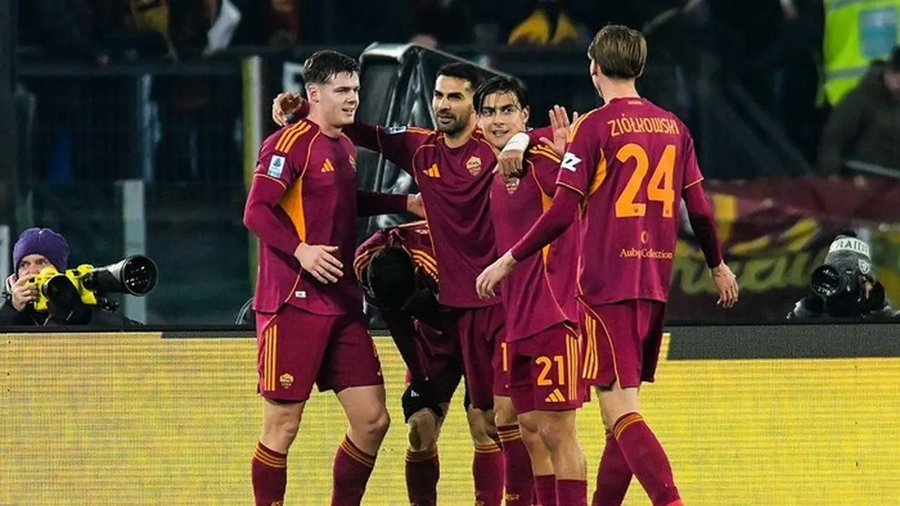 AS Roma Bungkam Genoa 3-1, Kokoh di Posisi Keempat Klasemen Serie A AS Roma Bungkam Genoa 3-1, Kokoh di Posisi Keempat Klasemen Serie A