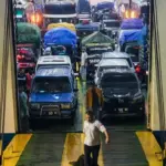 Cuaca Ekstrem Picu Antrean Panjang Kendaraan di Pelabuhan Merak Menuju Lampung