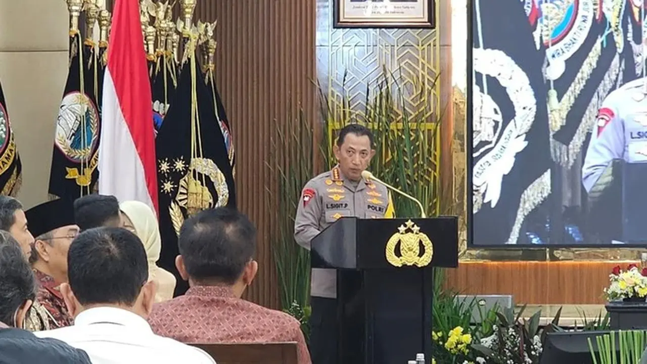 Kapolri Listyo Sigit Sampaikan Rilis Akhir Tahun, Doakan Korban Bencana dan 915 Pegawai Polri