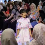 Annisa Dalimunthe Curi Perhatian di Indonesia Fashion Runway 2025 dengan Lagu Baru
