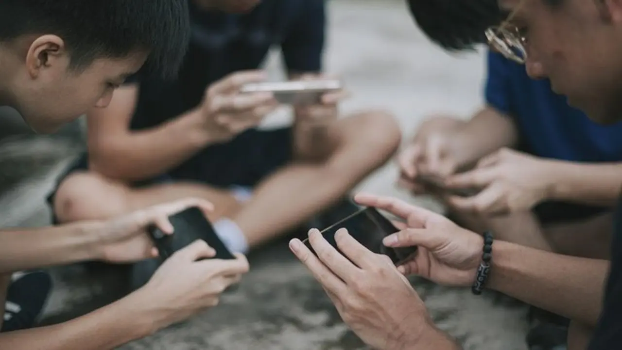 Densus 88: Mayoritas Anak Terpapar Ideologi Kekerasan Ekstrem dari Game Online dan Platform Digital Densus 88: Mayoritas Anak Terpapar Ideologi Kekerasan Ekstrem dari Game Online dan Platform Digital