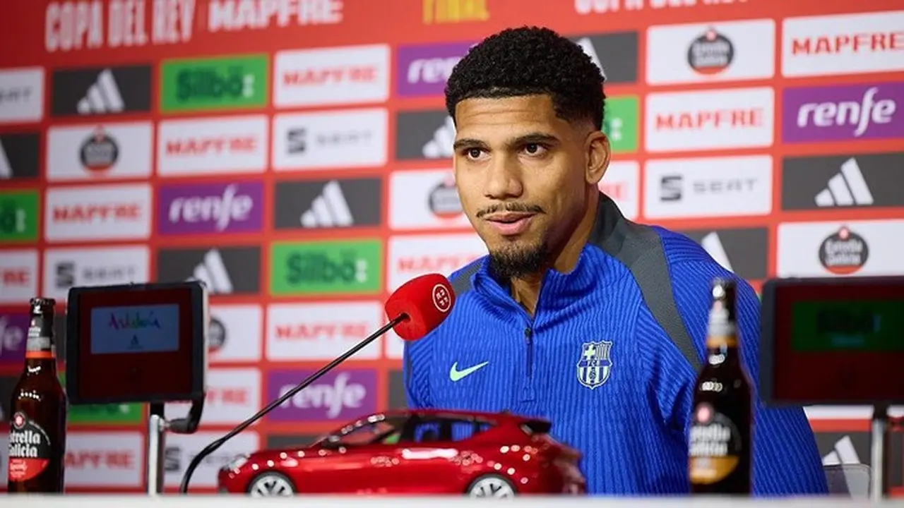 Ronald Araujo Kembali Berlatih Bersama Barcelona Usai Cuti Pribadi Ronald Araujo Kembali Berlatih Bersama Barcelona Usai Cuti Pribadi
