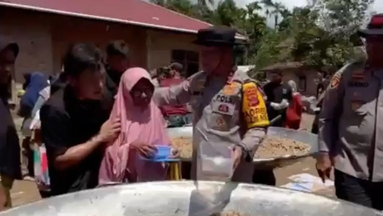 Polda Sumbar Distribusikan Ratusan Ribu Porsi Makanan dan Siapkan 150 Titik Sumur Bor untuk Korban Bencana