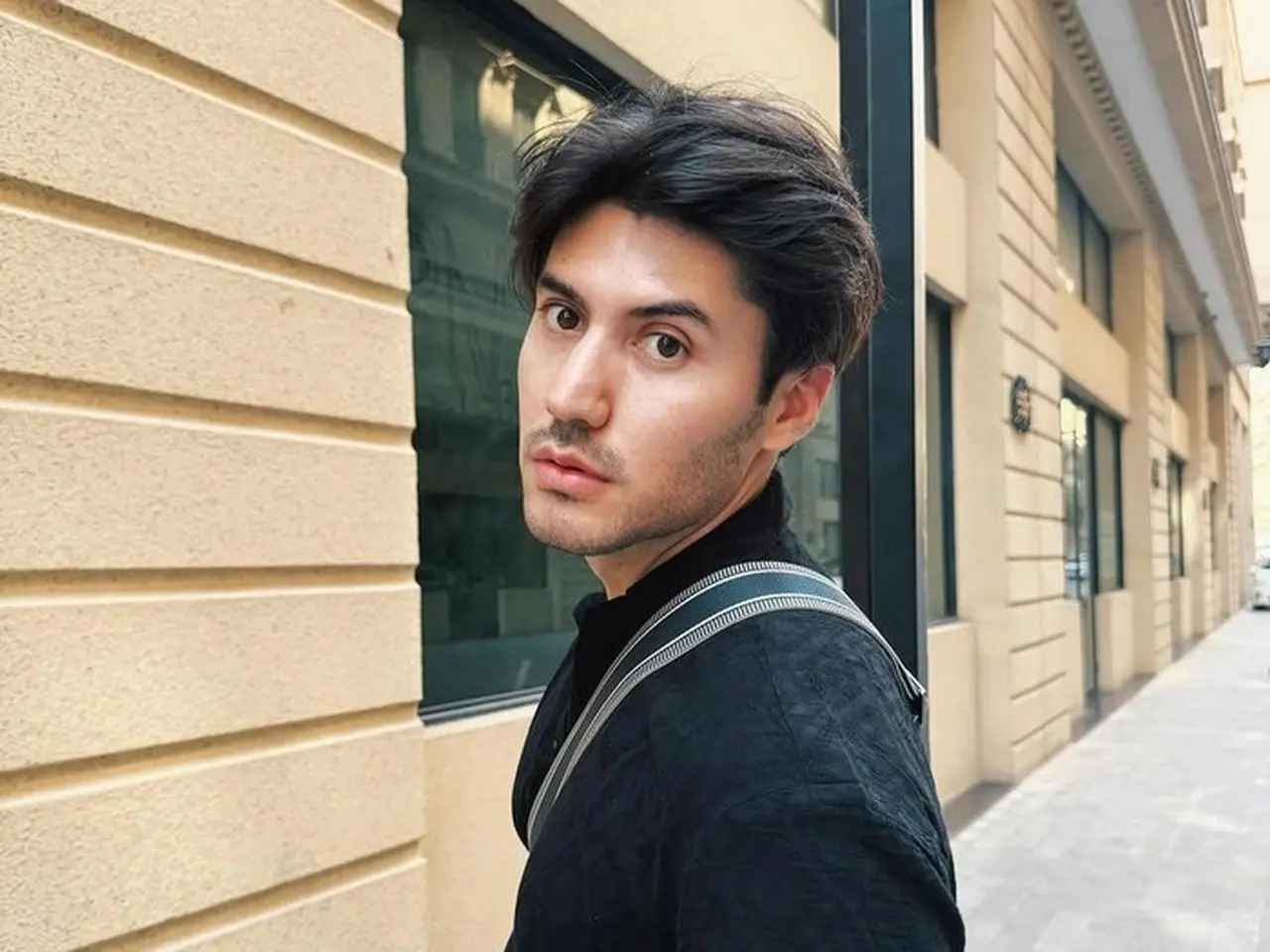 Bara Valentino Ungkap Kesedihan Mendalam di Akhir 2025, Rindu Momen Video Call dengan Ayah Bara Valentino Ungkap Kesedihan Mendalam di Akhir 2025, Rindu Momen Video Call dengan Ayah