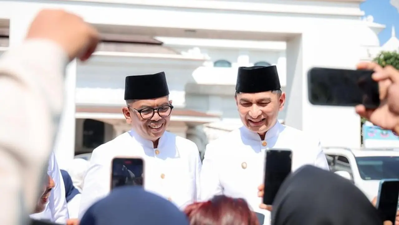 Andra Soni-Dimyati Bangun 61 Jalan Desa dan Sekolah Swasta Gratis di Banten pada 2025 Andra Soni-Dimyati Bangun 61 Jalan Desa dan Sekolah Swasta Gratis di Banten pada 2025