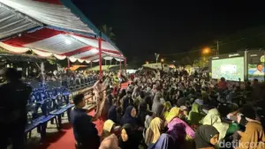 Prabowo Subianto Rayakan Malam Tahun Baru Bersama Pengungsi Bencana Tapanuli Selatan