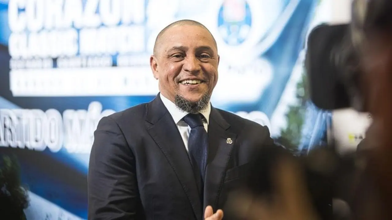 Roberto Carlos Jalani Operasi Jantung Darurat Akibat Komplikasi Pembekuan Darah