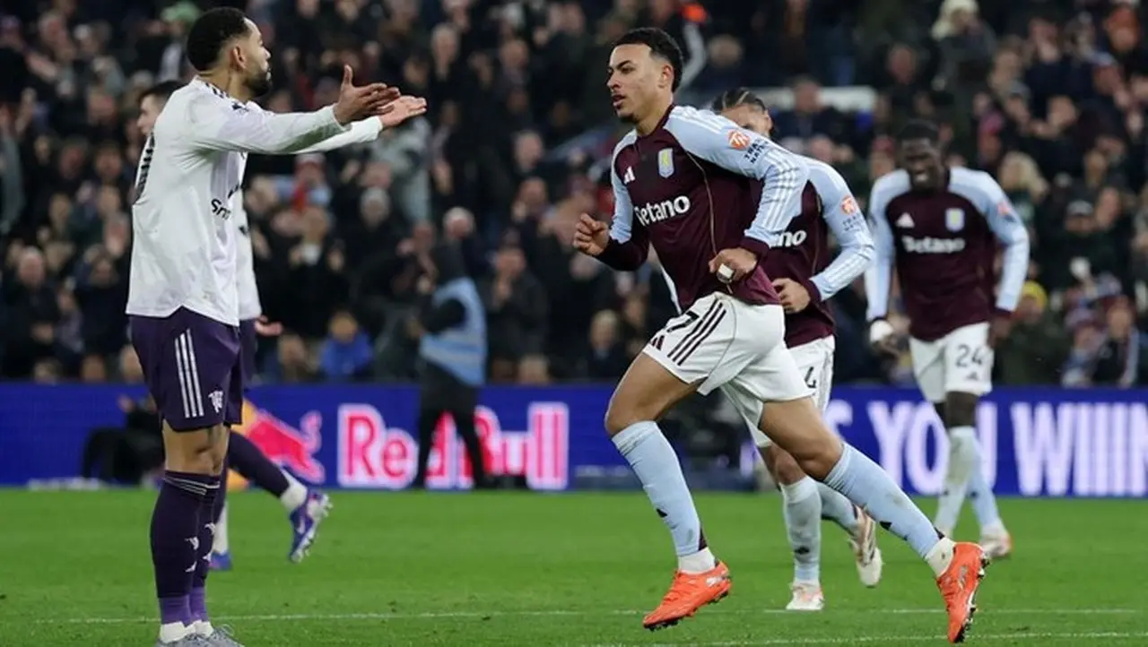 Aston Villa Bungkam Manchester United 2-1 di Villa Park, MU Tergelincir ke Posisi 7