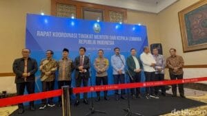 Kapolri Hadiri Rakor Menteri Bahas Pelaksanaan UU Nomor 2 Tahun 2002 tentang Polri