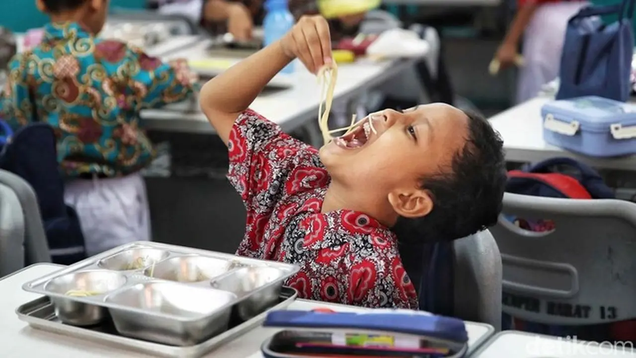 NasDem Ragukan Antusiasme Siswa Datangi Sekolah Demi Program Makan Bergizi Saat Libur NasDem Ragukan Antusiasme Siswa Datangi Sekolah Demi Program Makan Bergizi Saat Libur