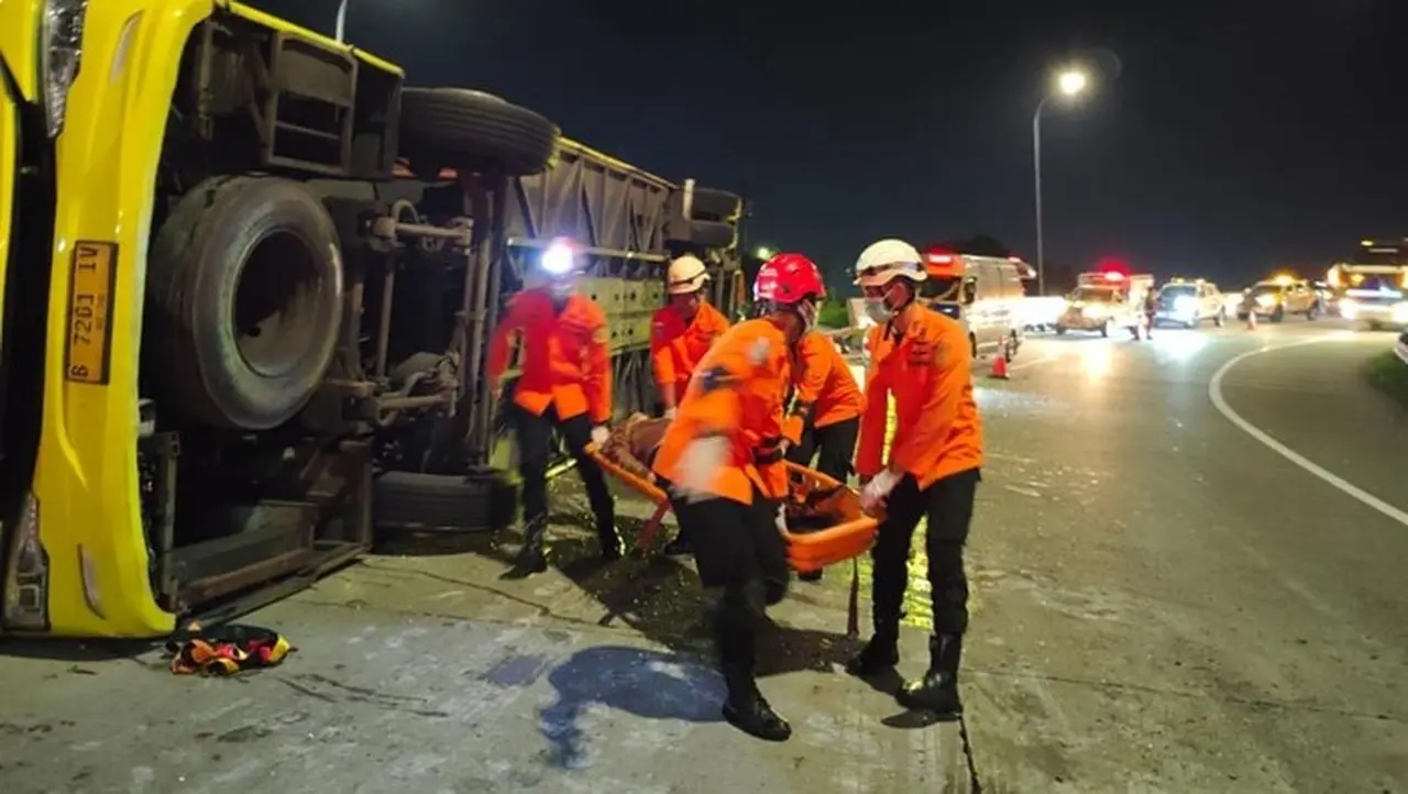 Bus PO Cahaya Trans Terguling di Tol Krapyak Semarang, 15 Penumpang Tewas