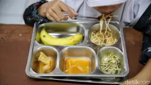 PAN Minta Program Makan Bergizi Gratis Libur Sekolah Perlu Persetujuan Orang Tua PAN Minta Program Makan Bergizi Gratis Libur Sekolah Perlu Persetujuan Orang Tua