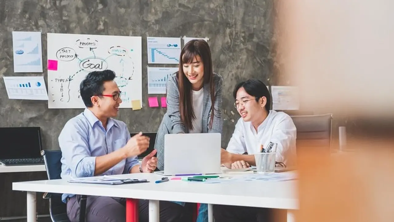 Contoh Pengumuman Libur Natal dan Tahun Baru Perusahaan: Panduan Lengkap untuk Karyawan Contoh Pengumuman Libur Natal dan Tahun Baru Perusahaan: Panduan Lengkap untuk Karyawan