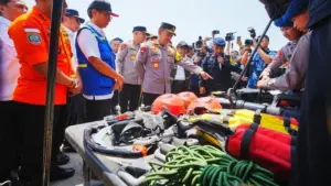 Kapolri Jenderal Listyo Sigit Tinjau Dermaga Merak, Pastikan Keamanan Puncak Libur Nataru 2025