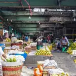 Pedagang Pasar Kramat Jati Kembali Berjualan di Kios Sementara Pasca Kebakaran