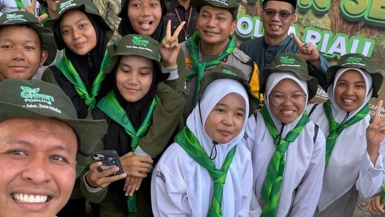 Pekanbaru Galakkan Pendidikan Lingkungan di Sekolah, Terinspirasi ‘Green Policing’ Polda Riau Pekanbaru Galakkan Pendidikan Lingkungan di Sekolah, Terinspirasi ‘Green Policing’ Polda Riau