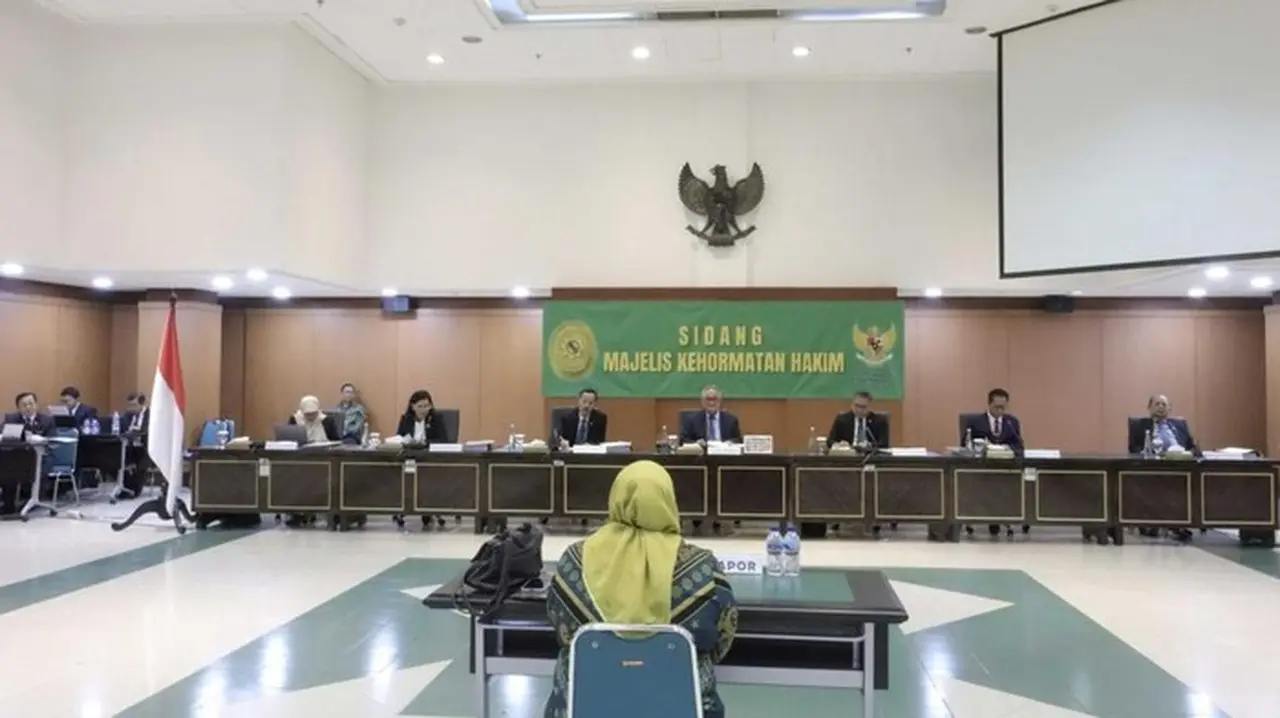 Hakim PTA Kupang Dipecat Permanen Akibat Penipuan Calon CPNS