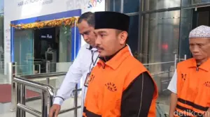 Bupati Bekasi Nonaktif Ade Kuswara Kunang Diperiksa KPK, Minta Maaf ke Warga