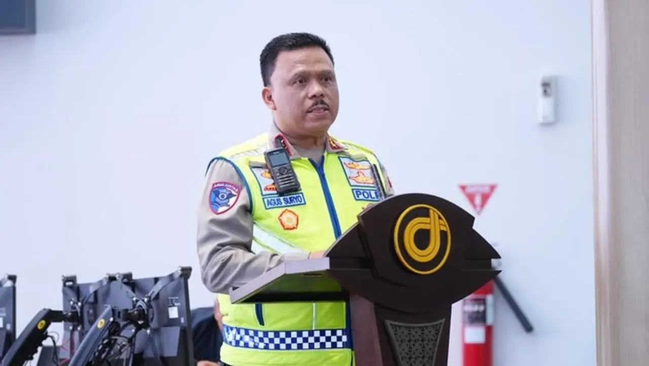 Kakorlantas Polri Siapkan Tol Fungsional Darurat untuk Natal dan Tahun Baru 2025 Kakorlantas Polri Siapkan Tol Fungsional Darurat untuk Natal dan Tahun Baru 2025
