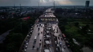 Jelang Natal, 42.930 Kendaraan Melintas ke Merak, Jasa Marga Beri Diskon Tarif Tol Jelang Natal, 42.930 Kendaraan Melintas ke Merak, Jasa Marga Beri Diskon Tarif Tol