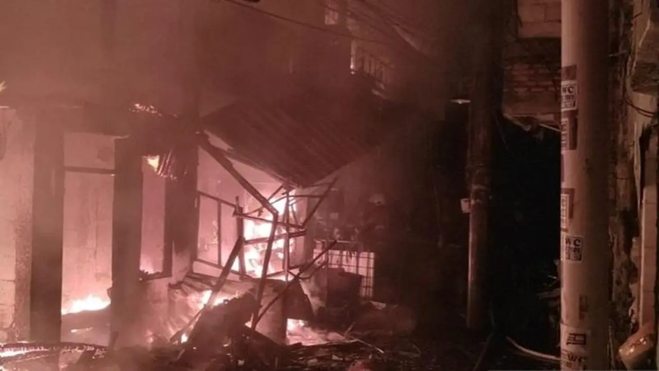 Delapan Rumah di Grogol Petamburan Jakarta Barat Ludes Dilalap Api Delapan Rumah di Grogol Petamburan Jakarta Barat Ludes Dilalap Api