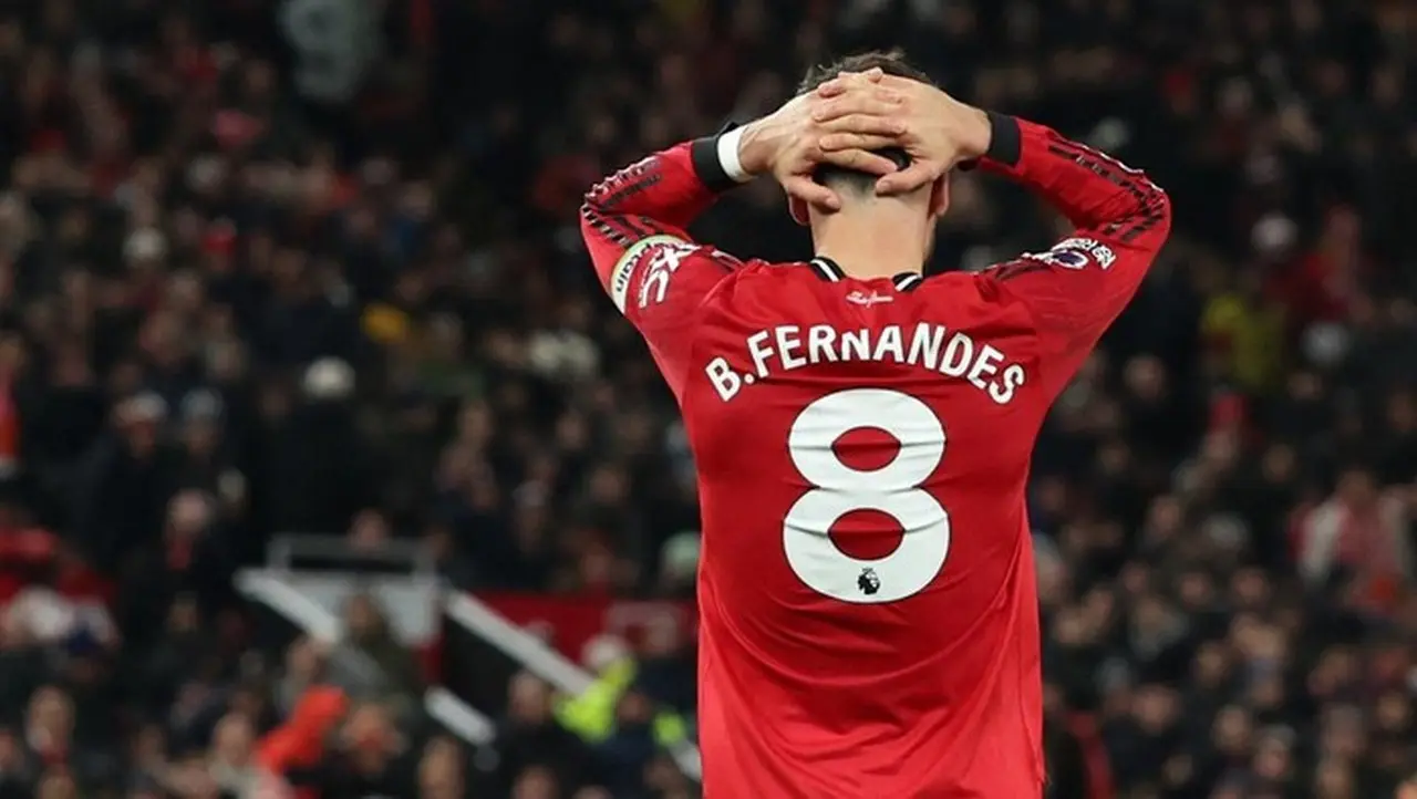 Bruno Fernandes Cedera Lutut, Manchester United Terancam Kehilangan Kaptennya Hingga Akhir Musim Bruno Fernandes Cedera Lutut, Manchester United Terancam Kehilangan Kaptennya Hingga Akhir Musim