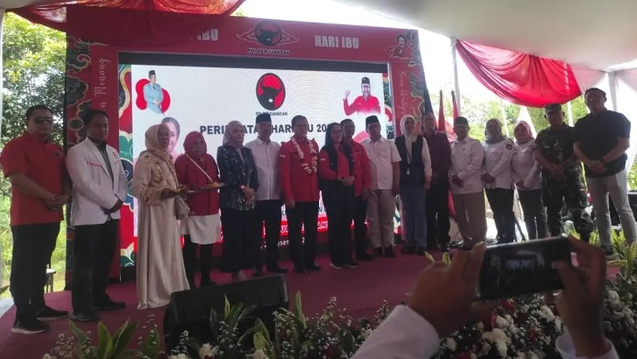 Ribuan Kader PDIP Bandung Barat Rayakan Hari Ibu dengan Semangat Kebangsaan dan Seni Budaya