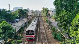 Gangguan Jalur Rel Tambun-Cikarang, Perjalanan KRL Tujuan Cikarang Terlambat 1 Jam Gangguan Jalur Rel Tambun-Cikarang, Perjalanan KRL Tujuan Cikarang Terlambat 1 Jam