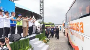 Menhub Dudy Lepas Ribuan Pemudik Gratis Natal 2025, Kakorlantas Pastikan Keamanan Perjalanan Menhub Dudy Lepas Ribuan Pemudik Gratis Natal 2025, Kakorlantas Pastikan Keamanan Perjalanan