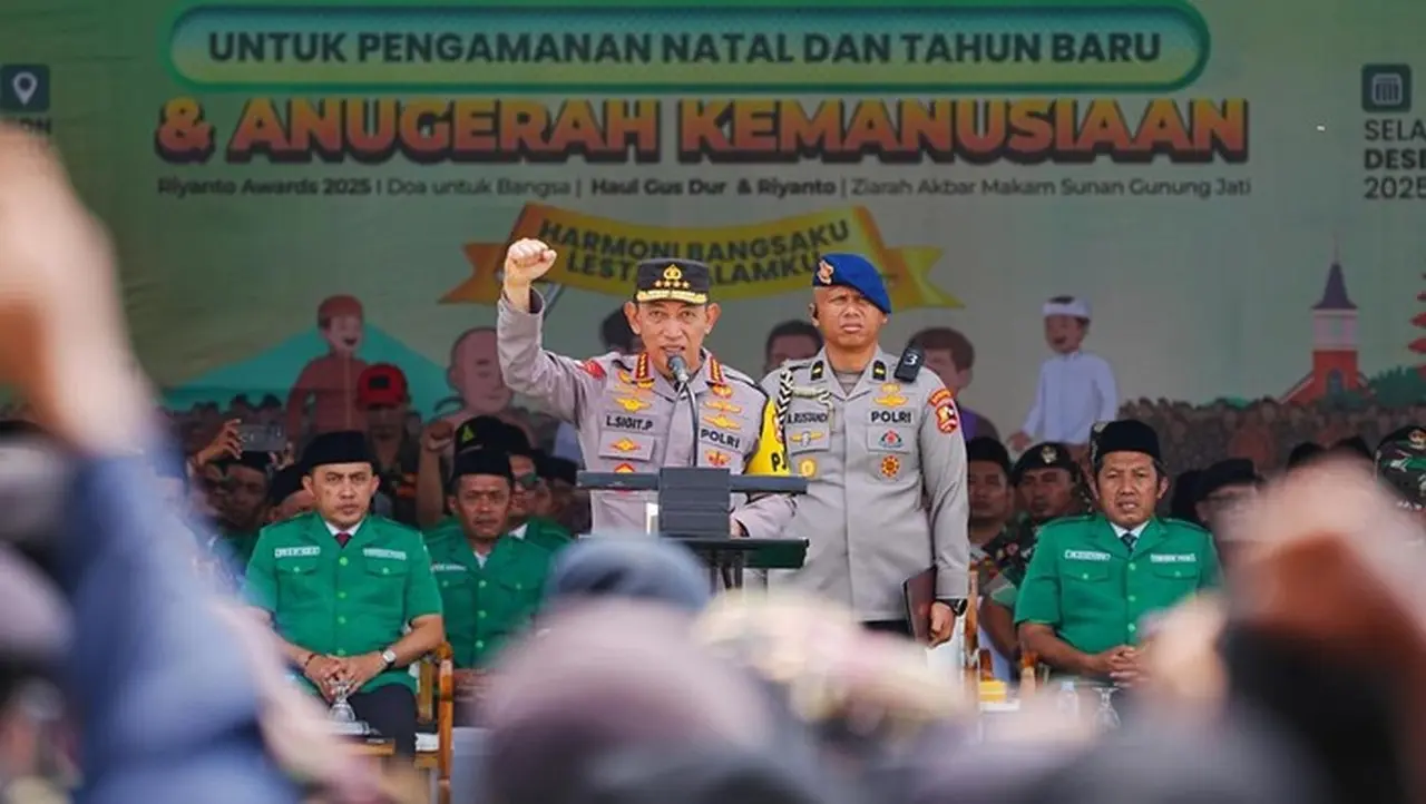 Kapolri Pimpin Apel Kebangsaan Banser, Perkuat Sinergi Pengamanan Nataru di Cirebon Kapolri Pimpin Apel Kebangsaan Banser, Perkuat Sinergi Pengamanan Nataru di Cirebon